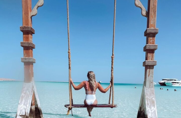 13685f7e-7f34-4ce8-a6df-a0498e0703a0_tropical-paradise-orange-bay-island-excursion-vib