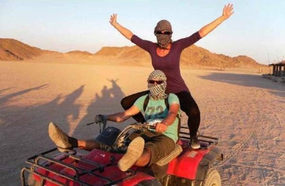 2000x2000-0-70-8f4b855d55e407fea4454a6245611996