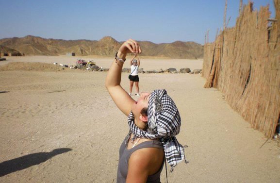 539069_267181776721029_43787649_n