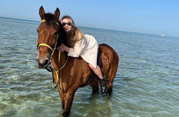 5ae65218-954f-48a7-aa06-e13d0402ec0c_ride-like-the-wind-explore-sea-desert-on-horseback-in-hurghada